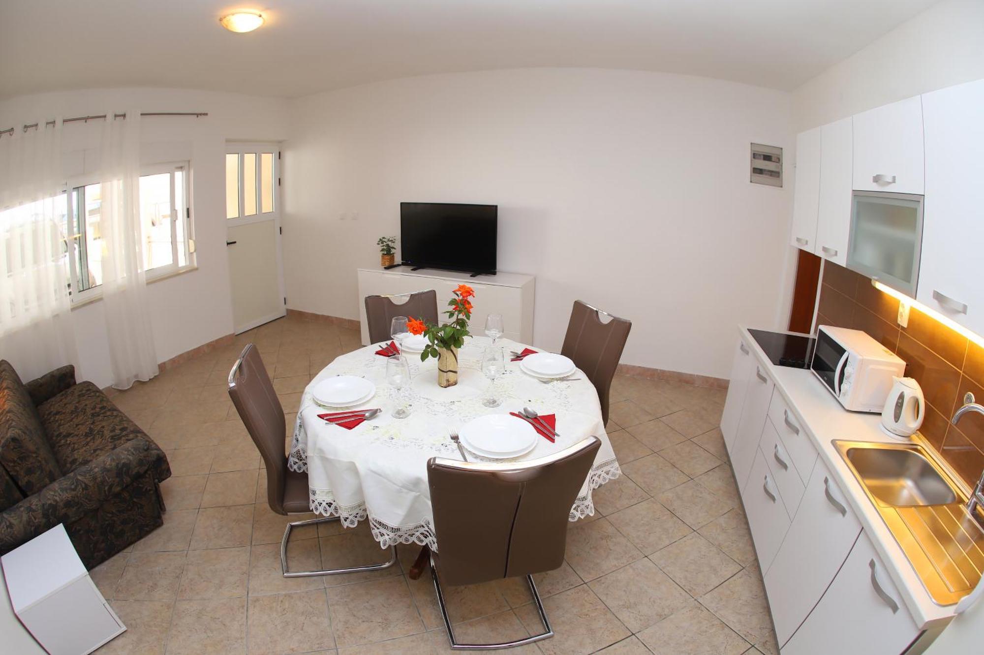 Apartments Edita & Robert ロクヴァ・ロゴズニツァ エクステリア 写真