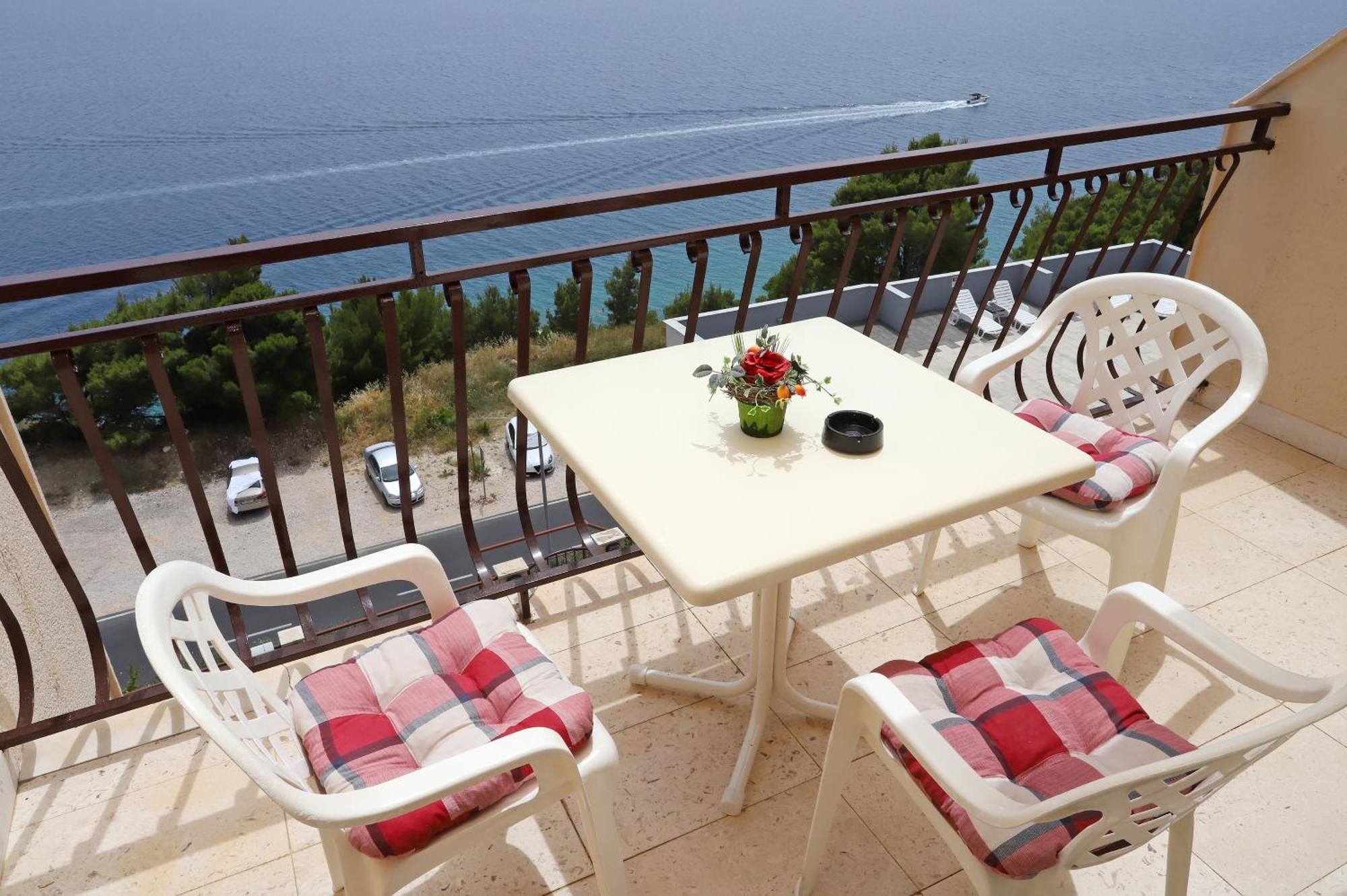 Apartments Edita & Robert ロクヴァ・ロゴズニツァ エクステリア 写真