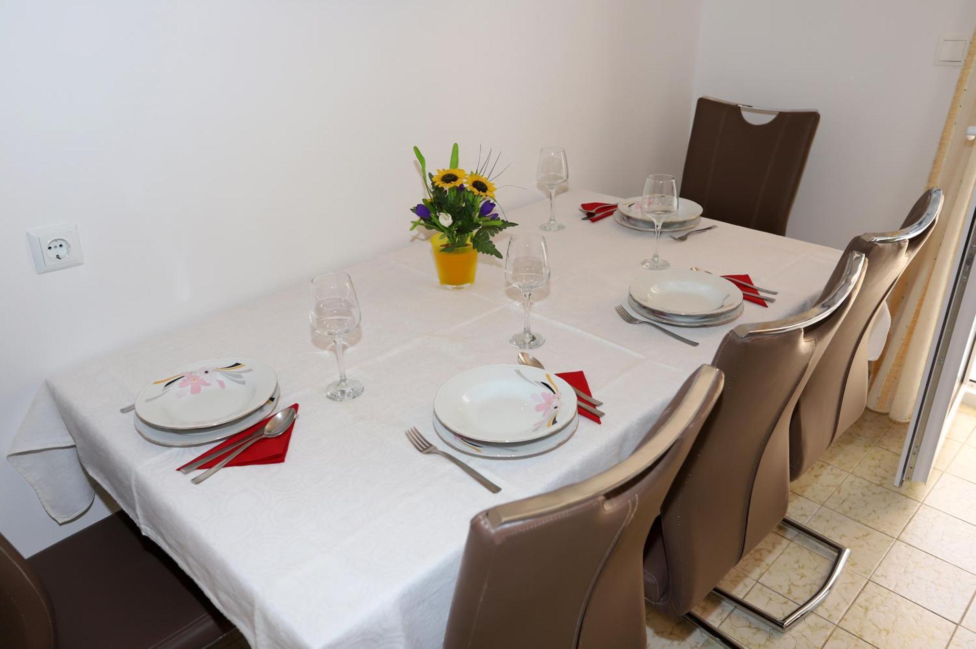 Apartments Edita & Robert ロクヴァ・ロゴズニツァ エクステリア 写真